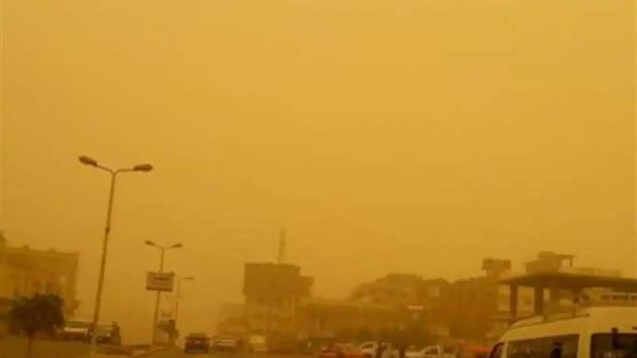 الأرصاد تتوقع استمرار نشاط الرياح وتدهور مستوى الرؤية بجميع الأنحاء